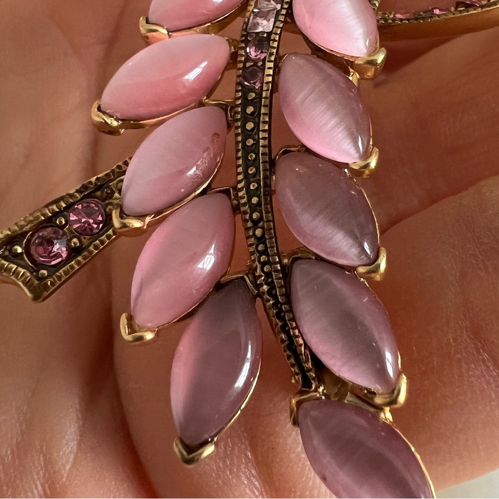 Pink Rhinestone and Moon-glow Gold Tone Brooch Pin Ribbon Bow Elegant timeless - Picture 4 of 10
